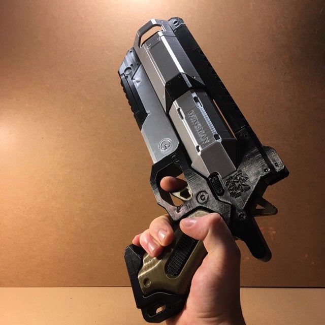 APEX Legends Wingman Pistol 1:1 Scale - トイガン